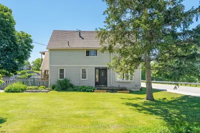 Duplex in Haldimand