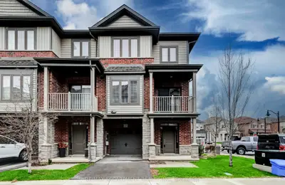 Condo Townhouse in Hamilton