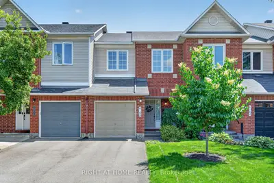 Att/Row/Townhouse in Orleans - Convent Glen and Area