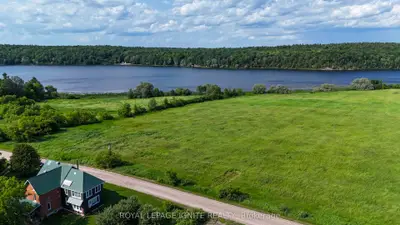 358 FAUGHT Road, Whitewater Region, ON K0J 1K0