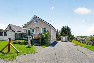 Detached in Cornwall