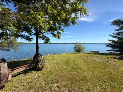41 Back Lane, Prince Edward County, On K0k 2p0