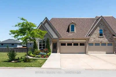Att/Row/Townhouse in St. Catharines