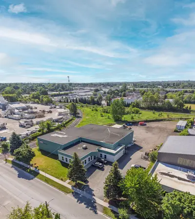 1111 Frances Street, London East, On N5w 2l9
