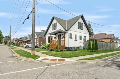 Detached in Brantford