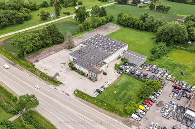 2449 Dundas Street, London East, On N5v 3c8