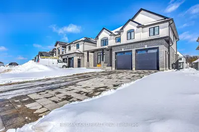 944 Trailsway Avenue, London South, On N6k 0k6