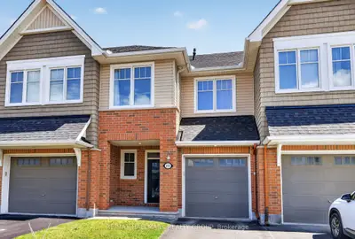 Att/Row/Townhouse in Blossom Park - Airport and Area