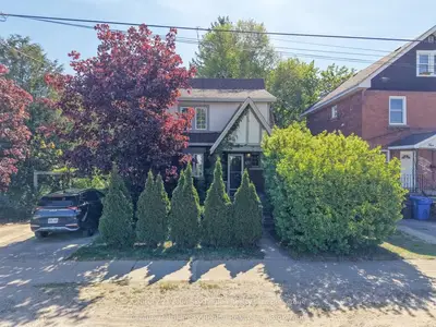 Detached in North Bay