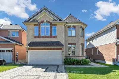 Detached in Carlington - Central Park