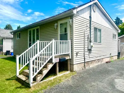 Detached in Fort Frances