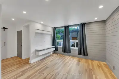 211 Raglan Road, Kingston, On K7k 1l5