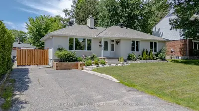 Detached in North Bay