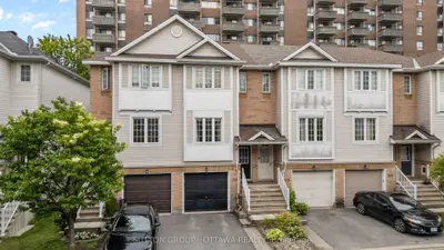 Att/Row/Townhouse in Carlington - Central Park