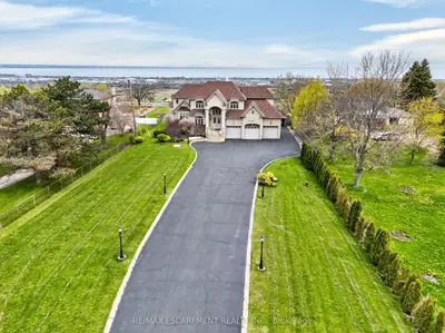 803 Ridge Road, Hamilton, On L8j 2y3