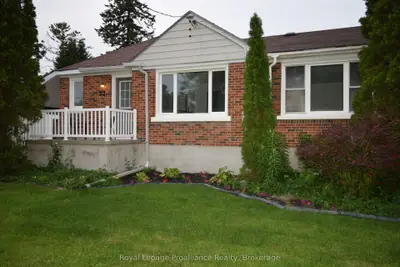 Detached in Belleville