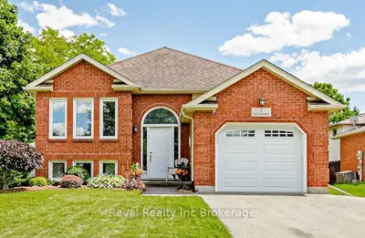 Detached in Brantford
