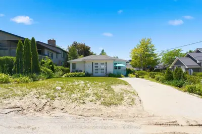 70 Oak Street, Lambton Shores, On N0m 1t0