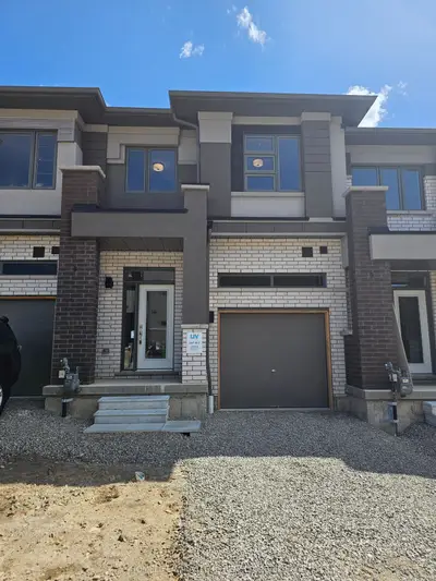 Att/Row/Townhouse in Brantford