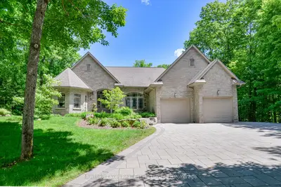 Detached in Muskoka Lakes