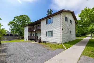 Duplex in Parry Sound