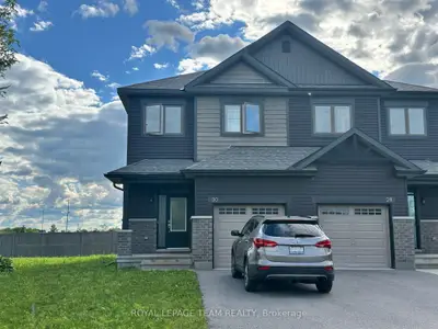 Att/Row/Townhouse in Kanata