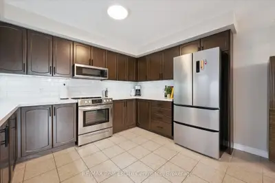 904 Paisley Road 202, Guelph, On N1k 0c6
