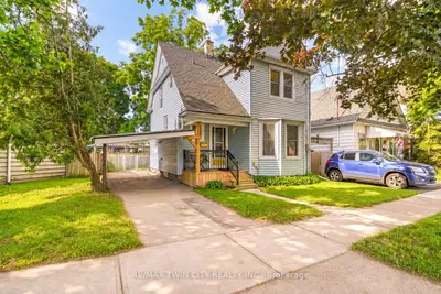 Detached in Brantford