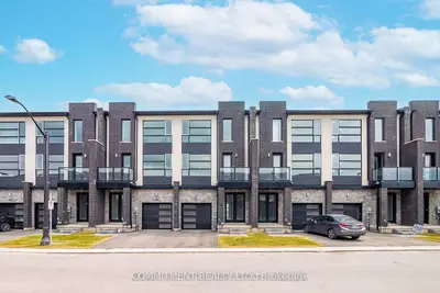 Att/Row/Townhouse in Welland
