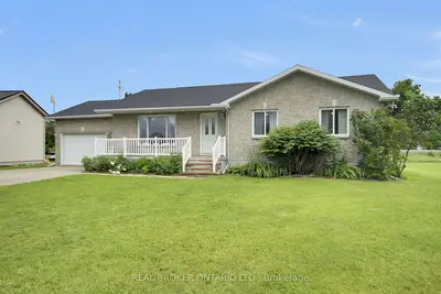 Detached in North Dundas