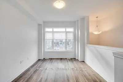 Condo Townhouse in Hamilton