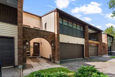 Att/Row/Townhouse in Bells Corners and South to Fallowfield