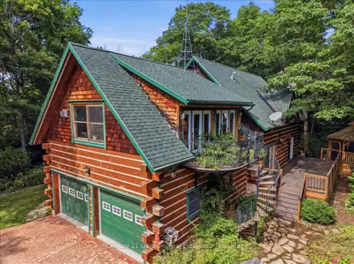 Detached in Prince Edward County