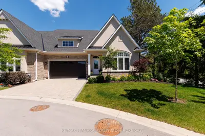 Condo Townhouse in Fort Erie
