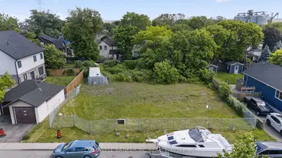 2.5 Rembe Avenue, Hamilton, On L8h 7g6