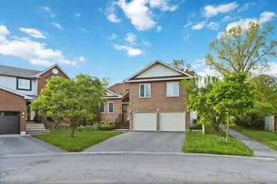 Detached in Hunt Club - South Keys and Area