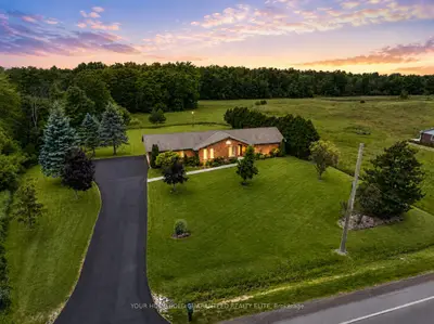 398 MOUNTAIN Road, Grimsby, ON L3M 4E7
