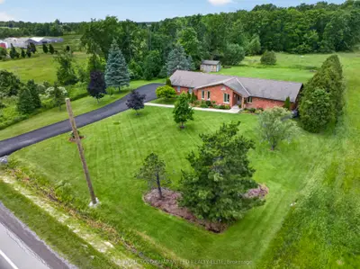398 MOUNTAIN Road, Grimsby, ON L3M 4E7