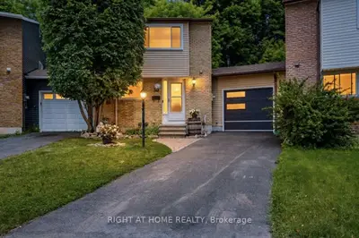 30 Berkshire Way, Barrhaven, On K2j 2b2