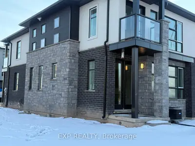 Condo Townhouse in Welland