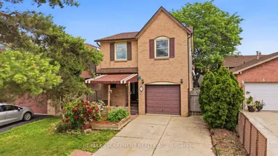 3 Twinoaks Crescent, Hamilton, On L8j 2e6