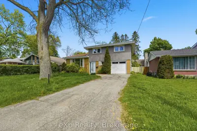 Detached in Belleville