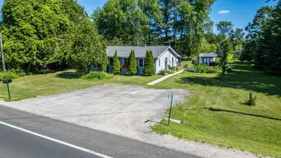 Detached in Frontenac