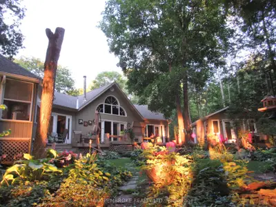 131 Clem Trail, Whitewater Region, On K0j 2l0