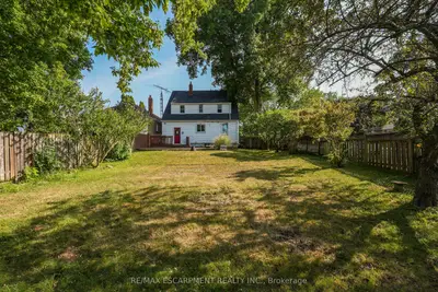 9 Arlington Avenue, St. Catharines, On L2p 3a3