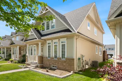 Att/Row/Townhouse in Cobourg