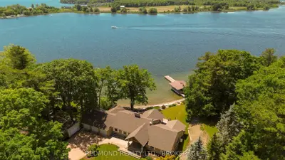 Detached in Front of Leeds & Seeleys Bay