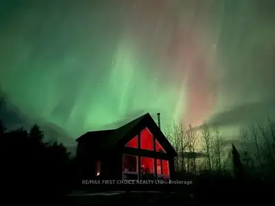 Detached in Thunder Bay Remote Area
