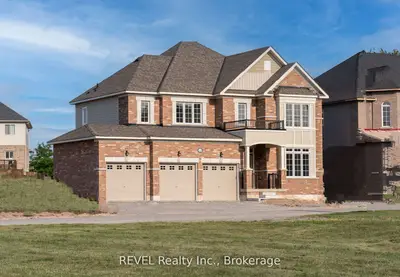 Detached in Niagara Falls