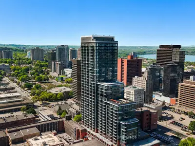 Condo Apartment in Hamilton